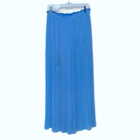 ๐GORGEOUS๐ Pleated Maxi Skirt with Side Slits in Periwinkle Blue - Picture 6 of 15